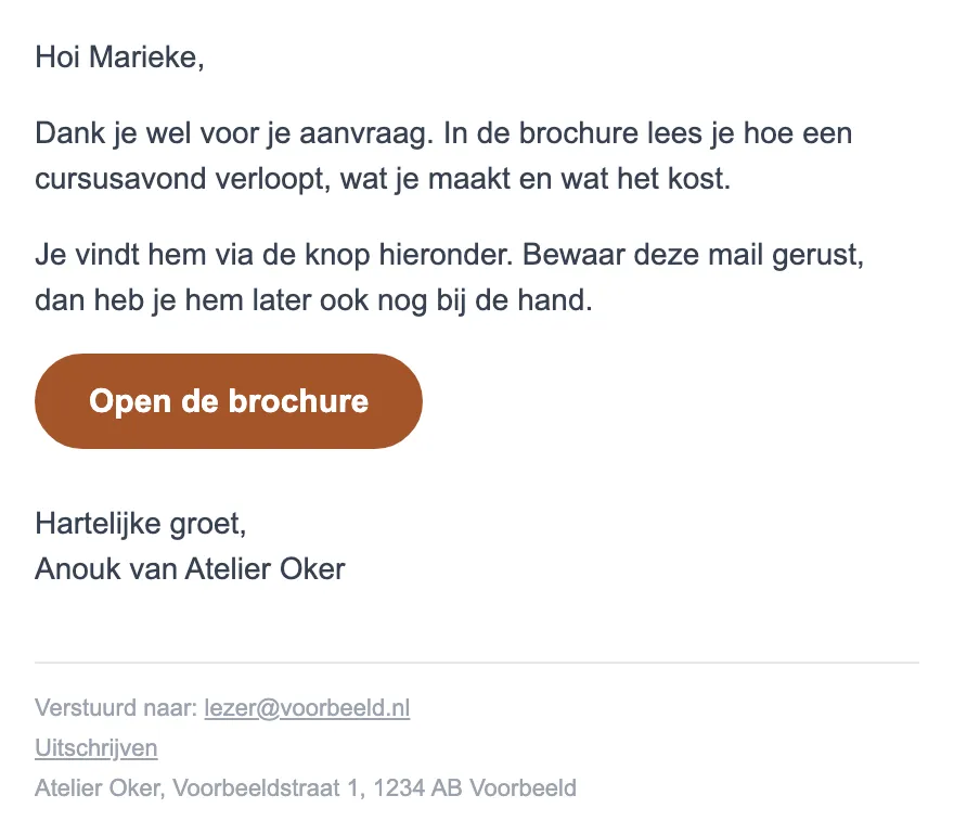 Eerste mail: dank voor je aanvraag, met een knop om de brochure te openen.